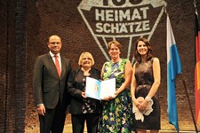 Heimatminister Albert Füracker und Kunstministerin Prof. Dr. med. Marion Kiechle prämieren 100 Heimatschätze
